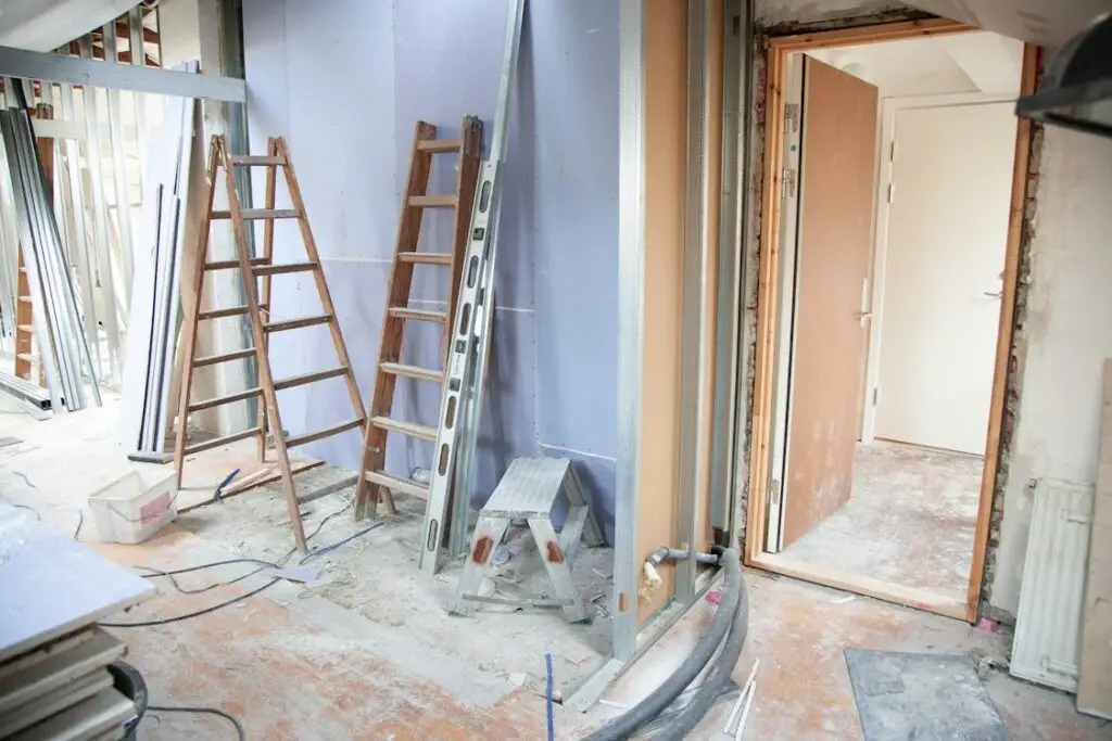 Benefits of Working with Home Renovators Near Me